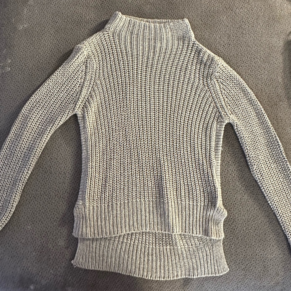 Light weight soft sweater